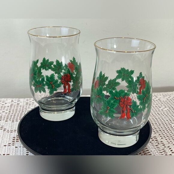 Set of two vintage Holly and Berries drinking glasses || vintage water glasses - Picture 7 of 13